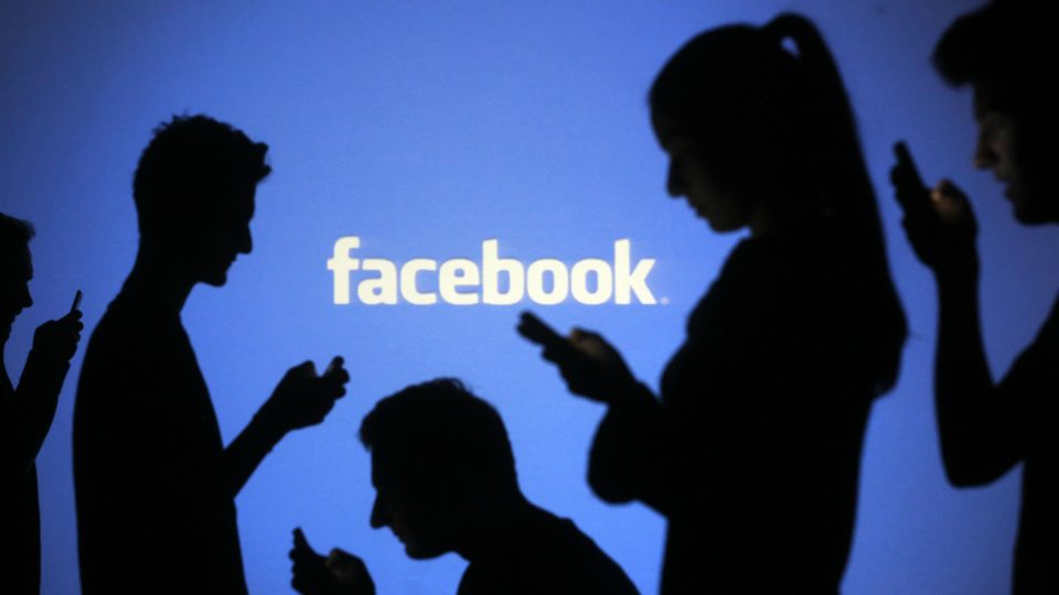 Facebook, nuovo scandalo sulla cessione dei dati sensibili degli utenti