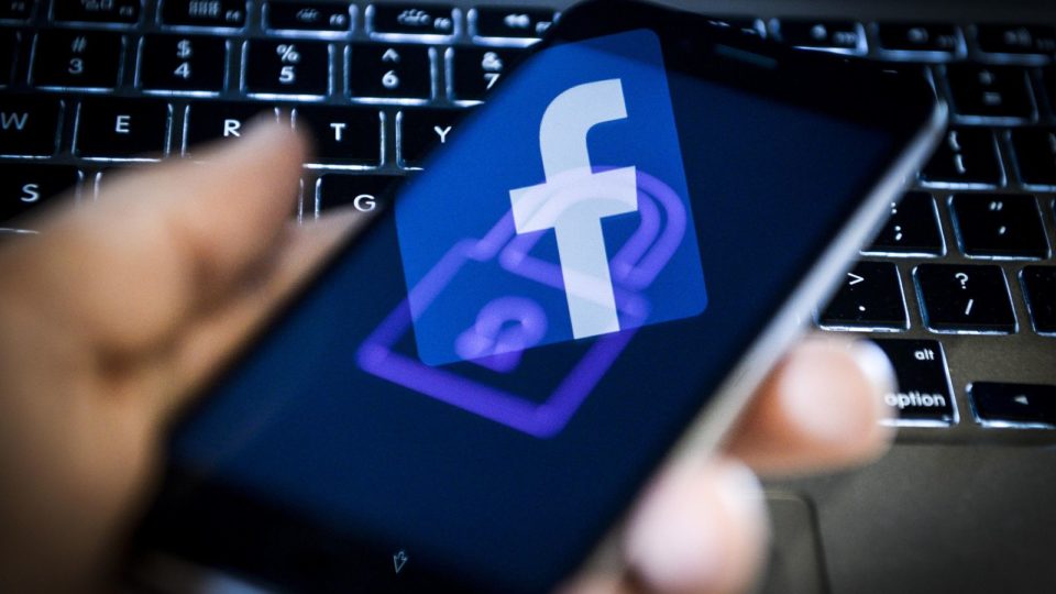 Facebook vuole acquistare una società di sicurezza informatica