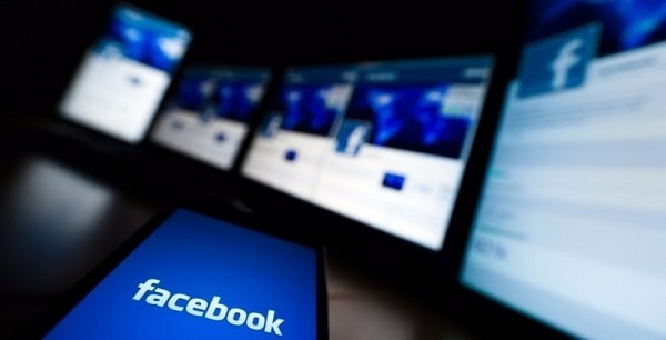 La Francia attacca: “Facebook non rispetta la privacy”