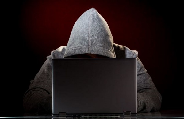 Attacco hacker a Libero Mail: consigliato il cambio di password