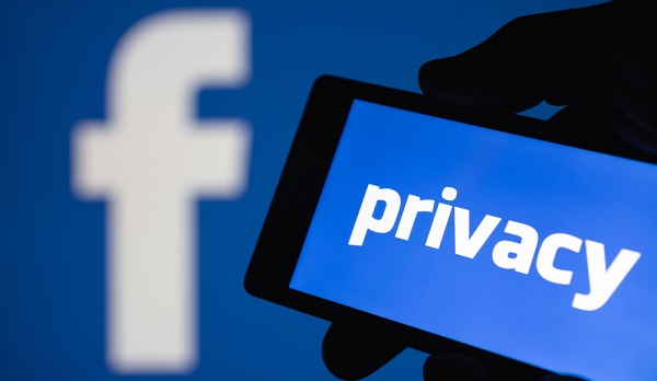 Privacy e Facebook: a rischio le foto di 6,8 milioni di utenti